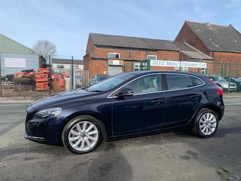Used Volvo V40 2015 for sale - 77723419: Photo