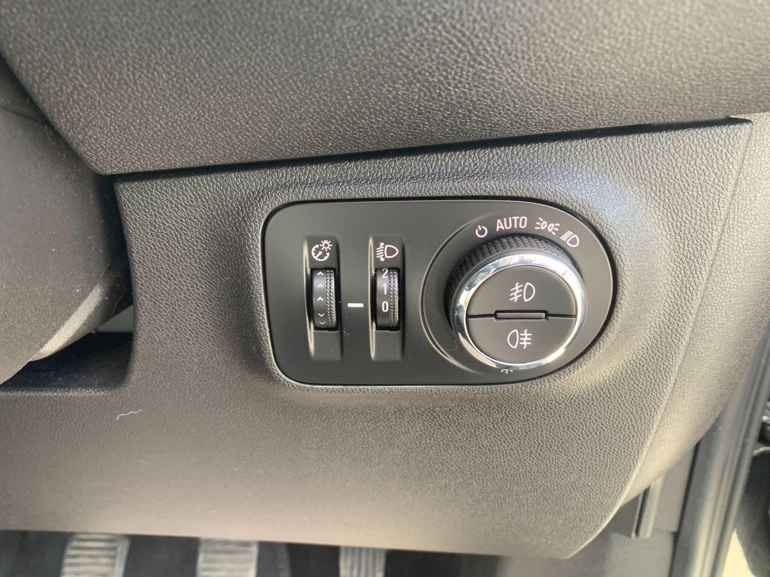 Used Vauxhall Corsa 2015 for sale - 78086212: Photo 30