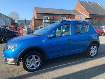 Used Dacia Sandero Stepway 2014 for sale - 77737332: Photo