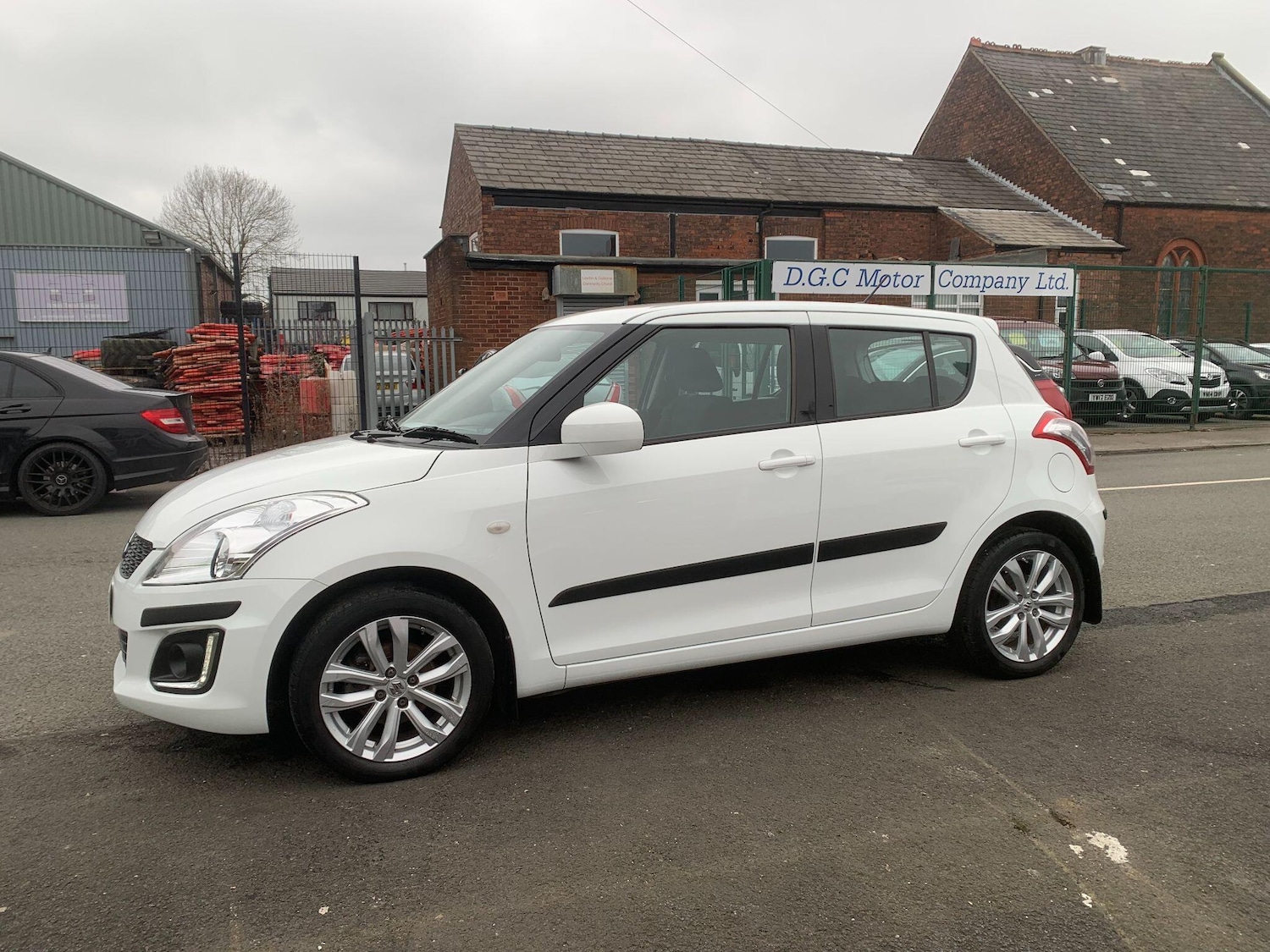 Used Suzuki Swift for sale - 77724118: Photo 3