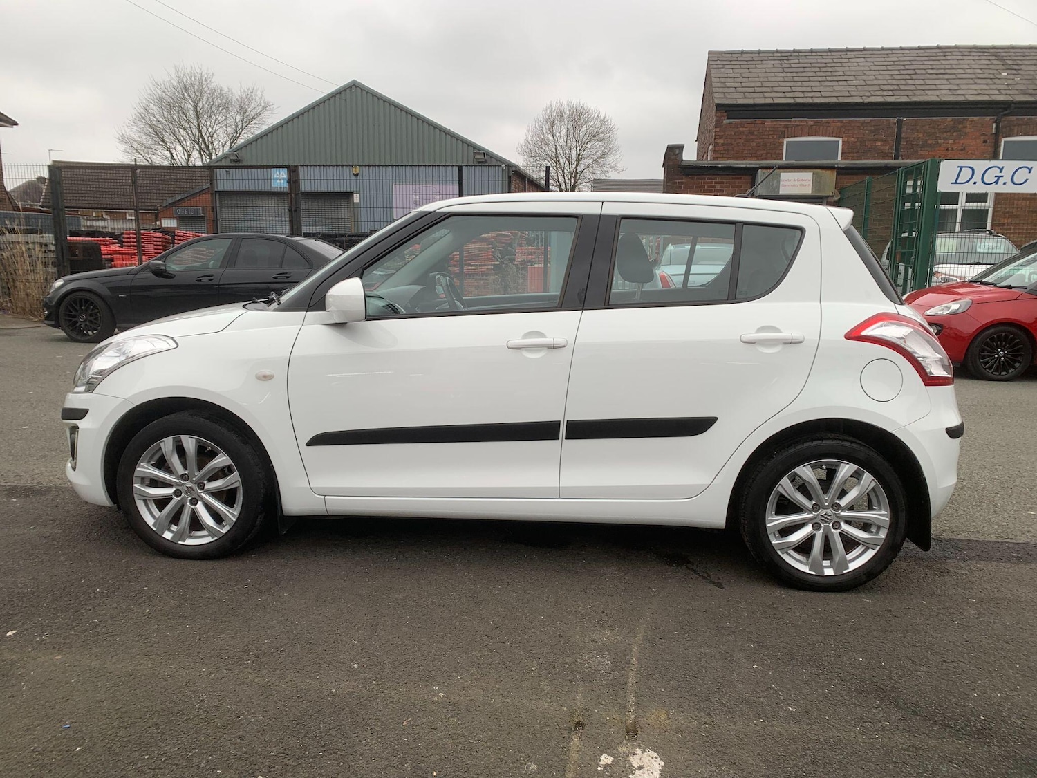 Used Suzuki Swift for sale - 77724118: Photo 5