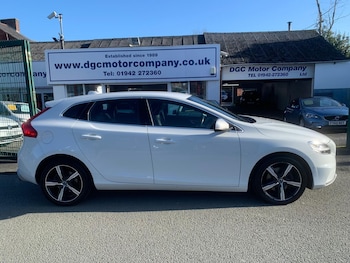 Used Volvo V40 2016 for sale - 77724195: Photo