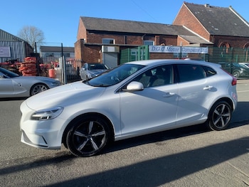 Used Volvo V40 2016 for sale - 77724195: Photo