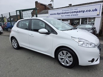 Used Peugeot 208 2013 for sale - 77958441: Photo
