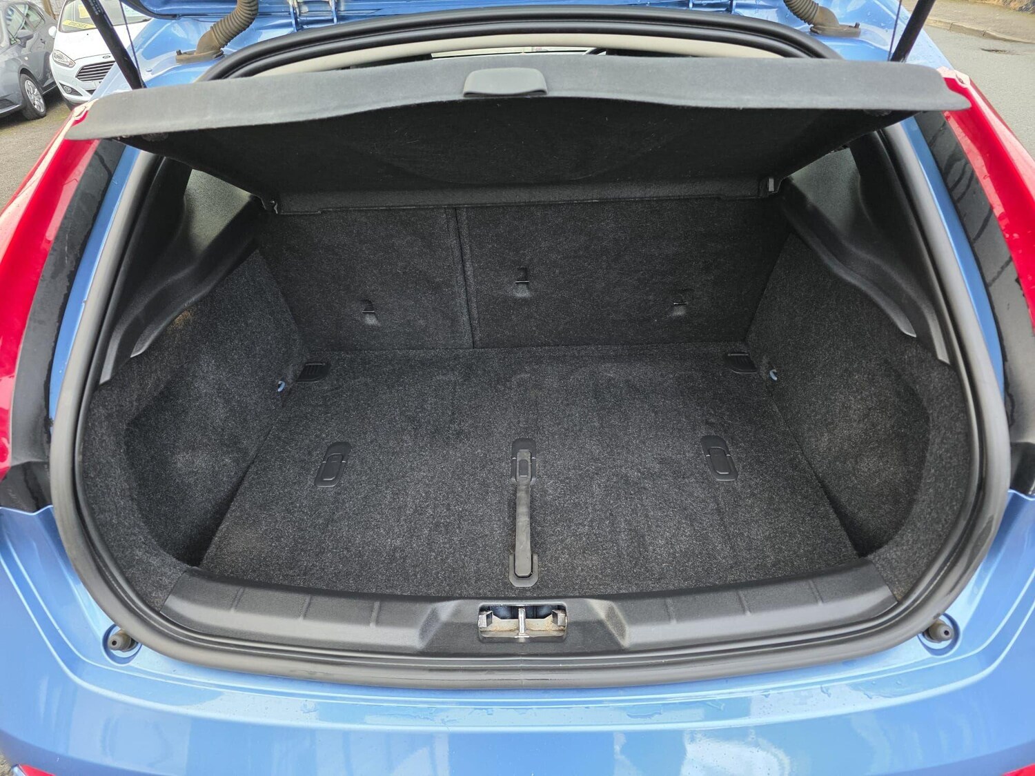 Used Volvo V40 for sale - 77723254: Photo 17