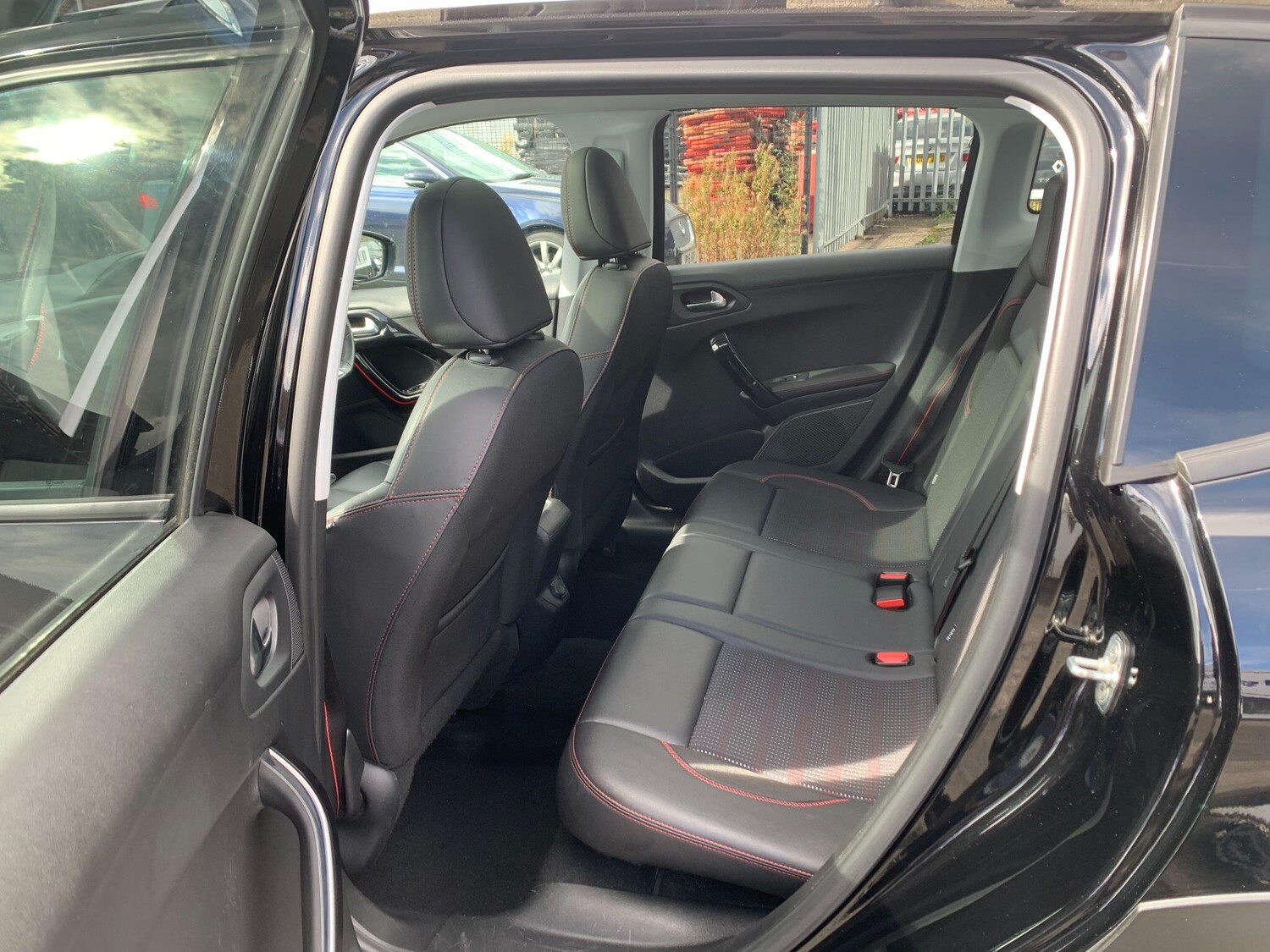 Used Peugeot 2008 2016 for sale - 78170451: Photo 14