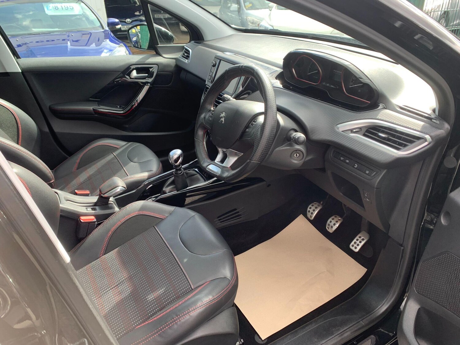 Used Peugeot 2008 2016 for sale - 78170451: Photo 9