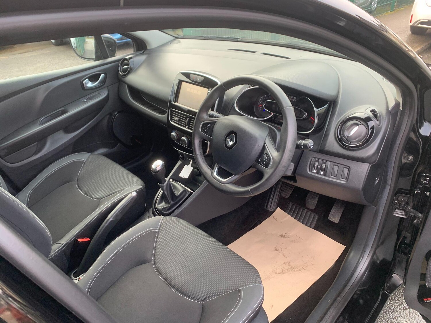 Used Renault Clio for sale - 77724189: Photo 10