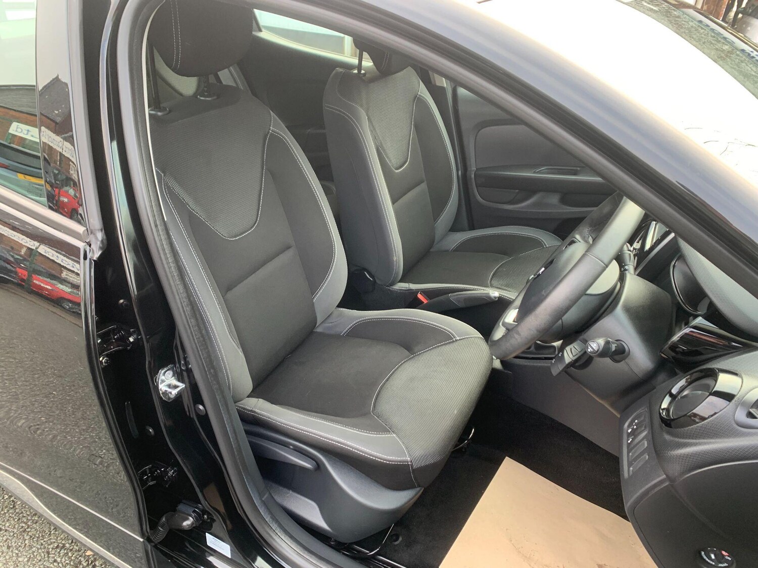 Used Renault Clio for sale - 77724189: Photo 12