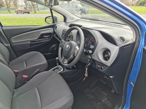 Used Toyota Yaris 2018 for sale - 74267223: Photo 11