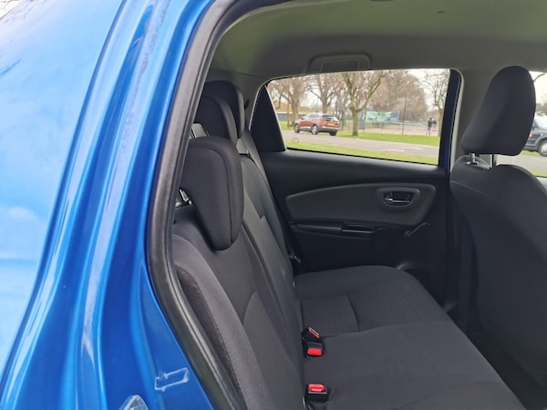 Used Toyota Yaris 2018 for sale - 74267223: Photo 15