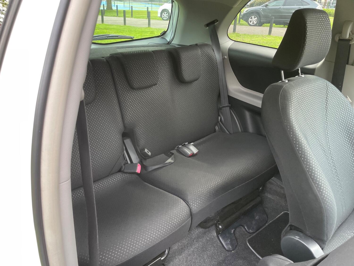 Used Toyota Yaris 2009 for sale - 76769149: Photo 17