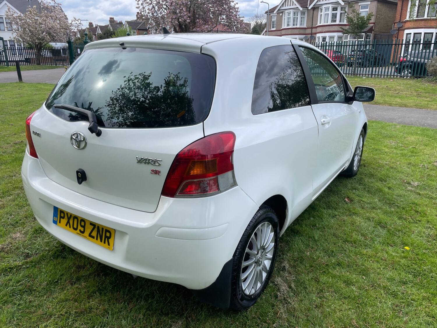 Used Toyota Yaris 2009 for sale - 76769149: Photo 4