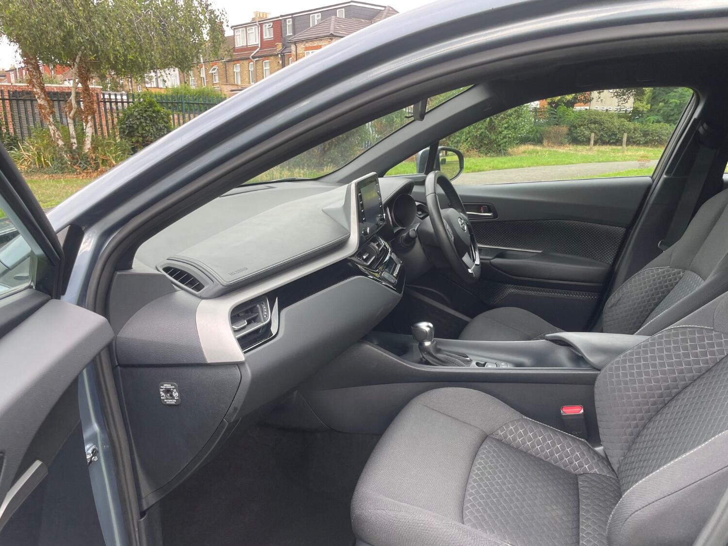 Used Toyota C-HR 2022 for sale - 76793529: Photo 11