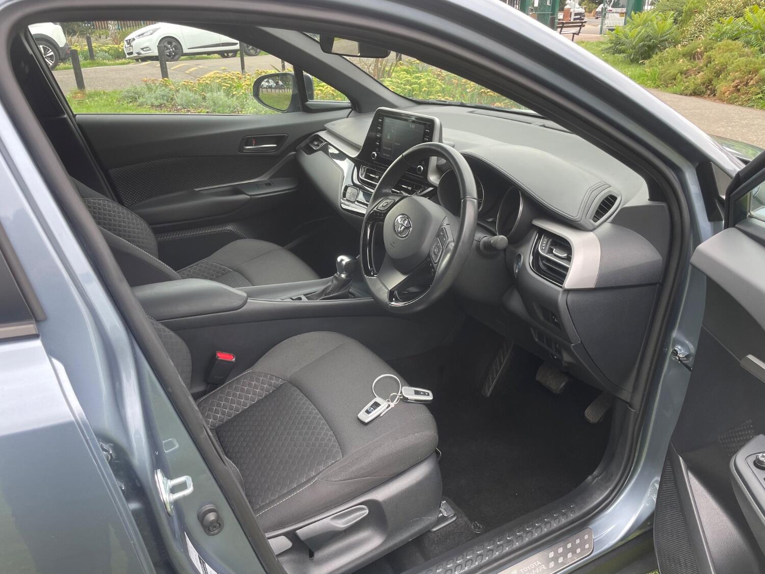 Used Toyota C-HR 2022 for sale - 76793529: Photo 19