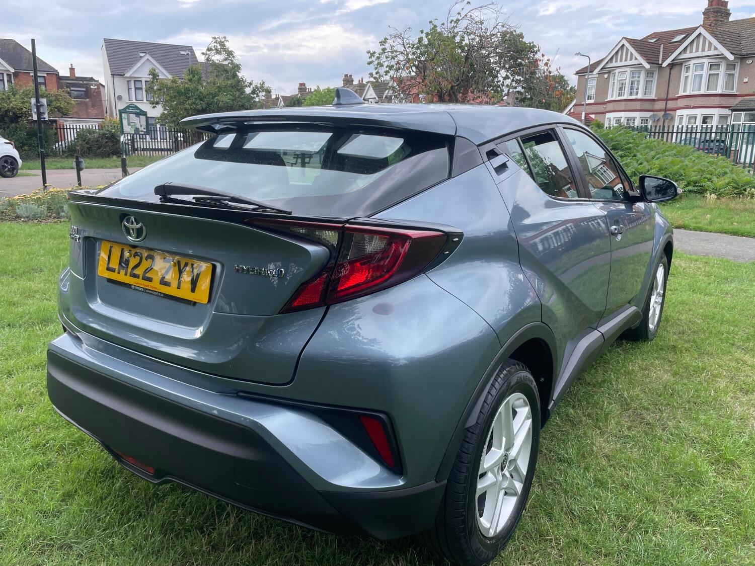 Used Toyota C-HR 2022 for sale - 76793529: Photo 4