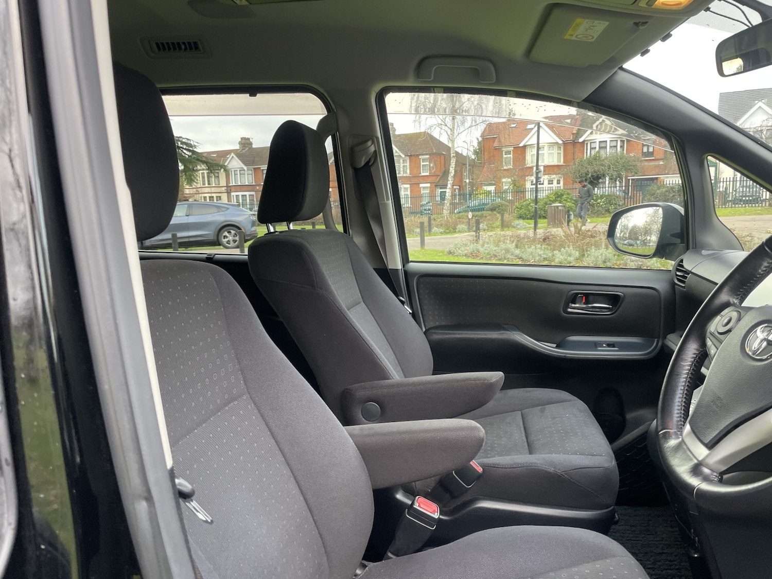 Used Toyota Noah 2024 for sale - 77220504: Photo 12