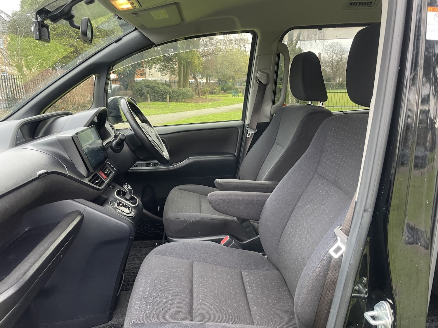 Used Toyota Noah 2024 for sale - 77220504: Photo 20