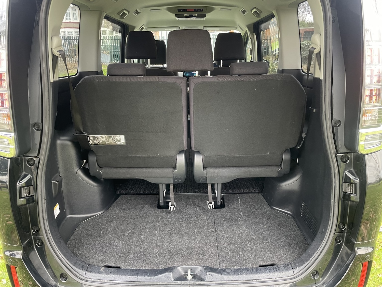 Used Toyota Noah 2024 for sale - 77220504: Photo 28