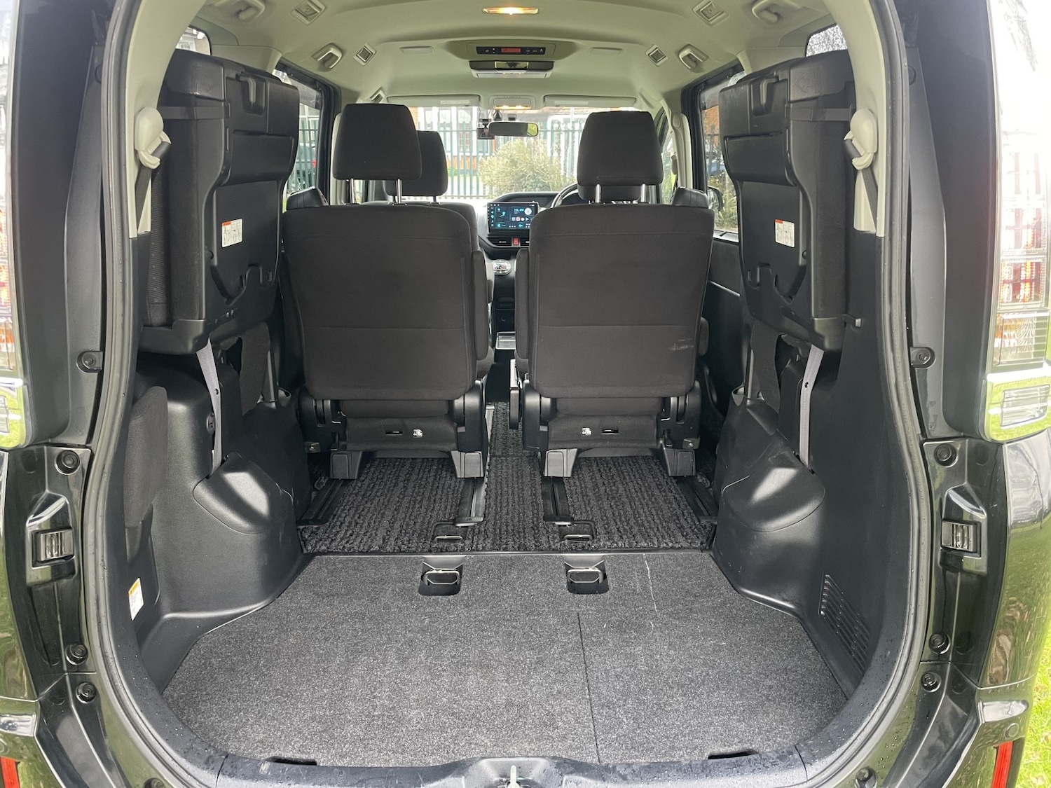 Used Toyota Noah 2024 for sale - 77220504: Photo 29