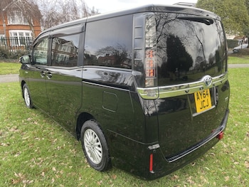 Used Toyota Noah 2014 for sale - 77220504: Photo