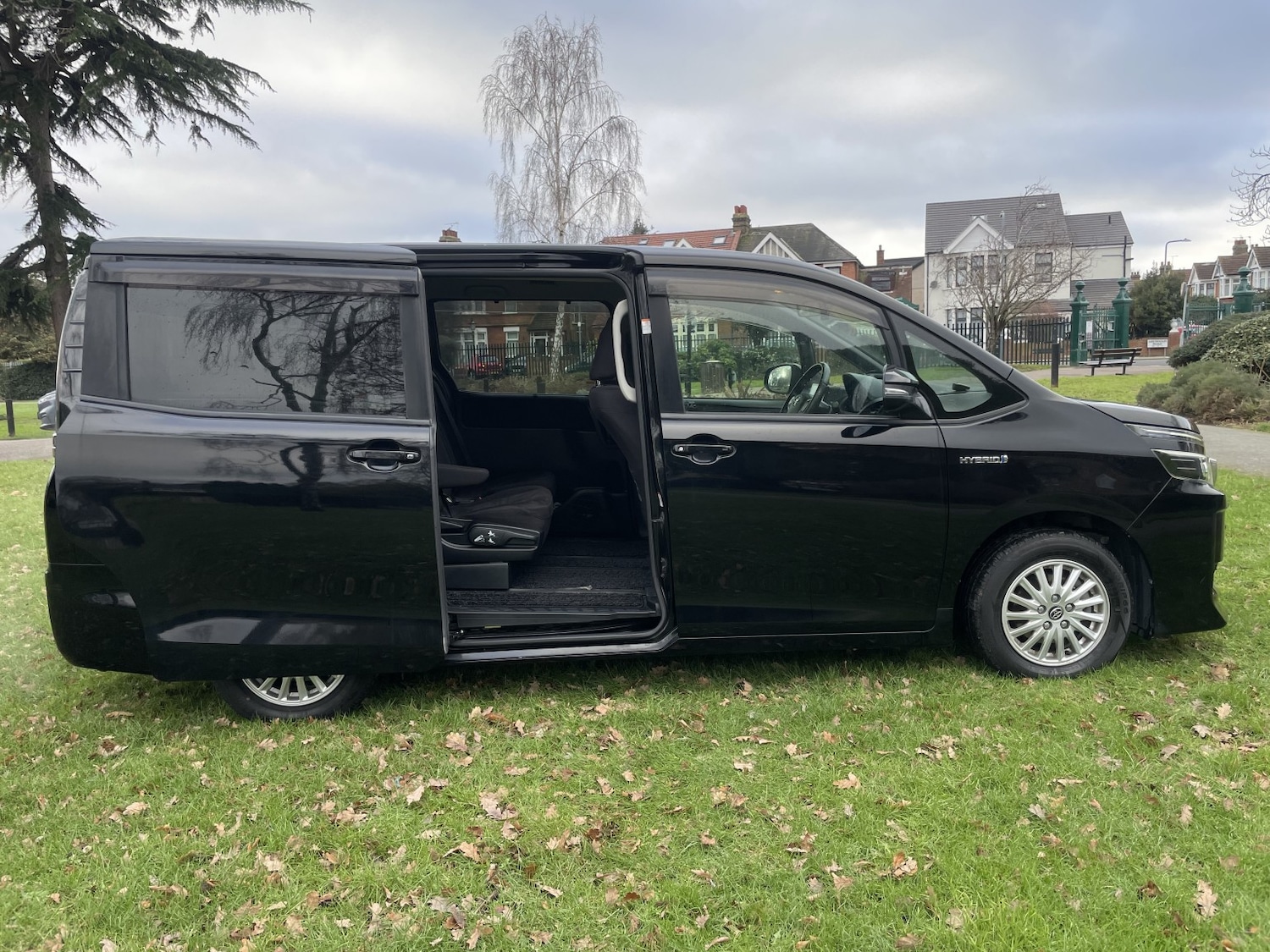Used Toyota Noah 2024 for sale - 77220504: Photo 32