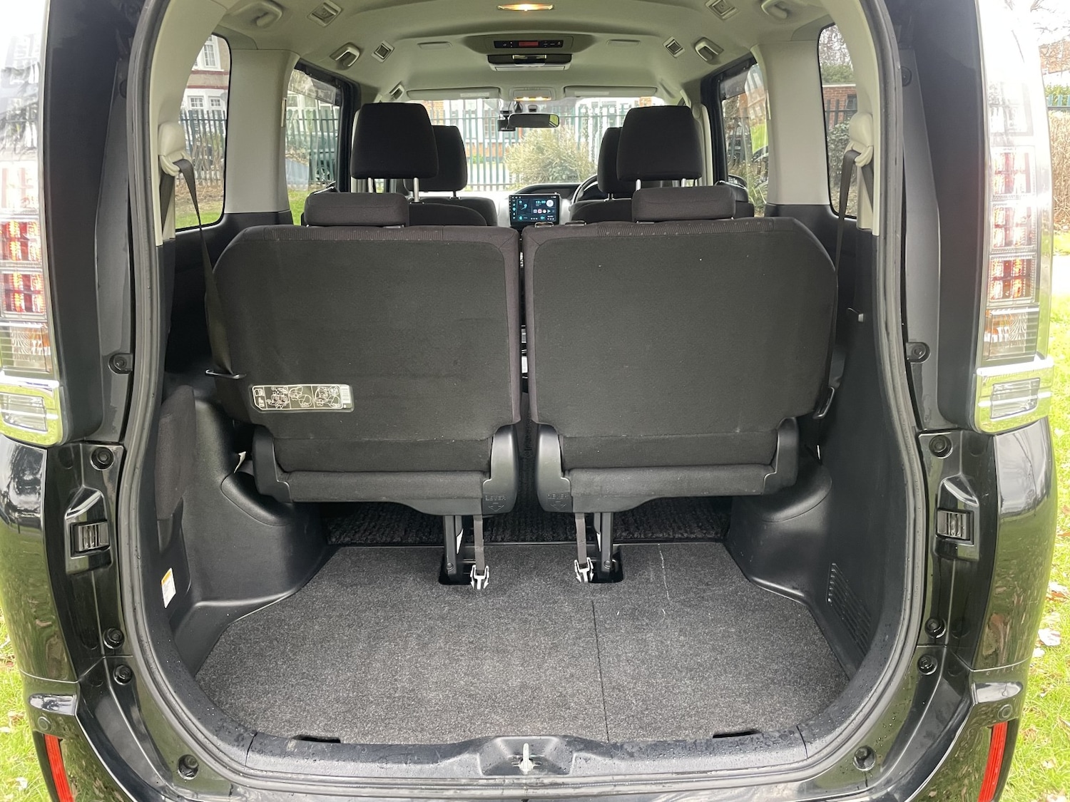 Used Toyota Noah 2024 for sale - 77220504: Photo 35