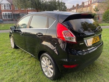 Used Ford Fiesta 2017 for sale - 75736008: Photo