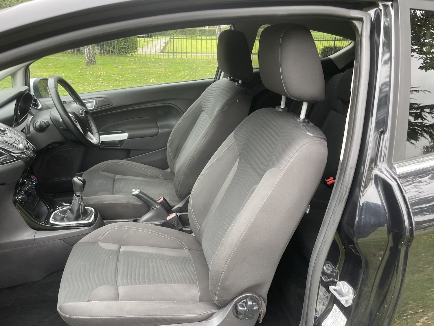 Used Ford Fiesta 2015 for sale - 76979538: Photo 12