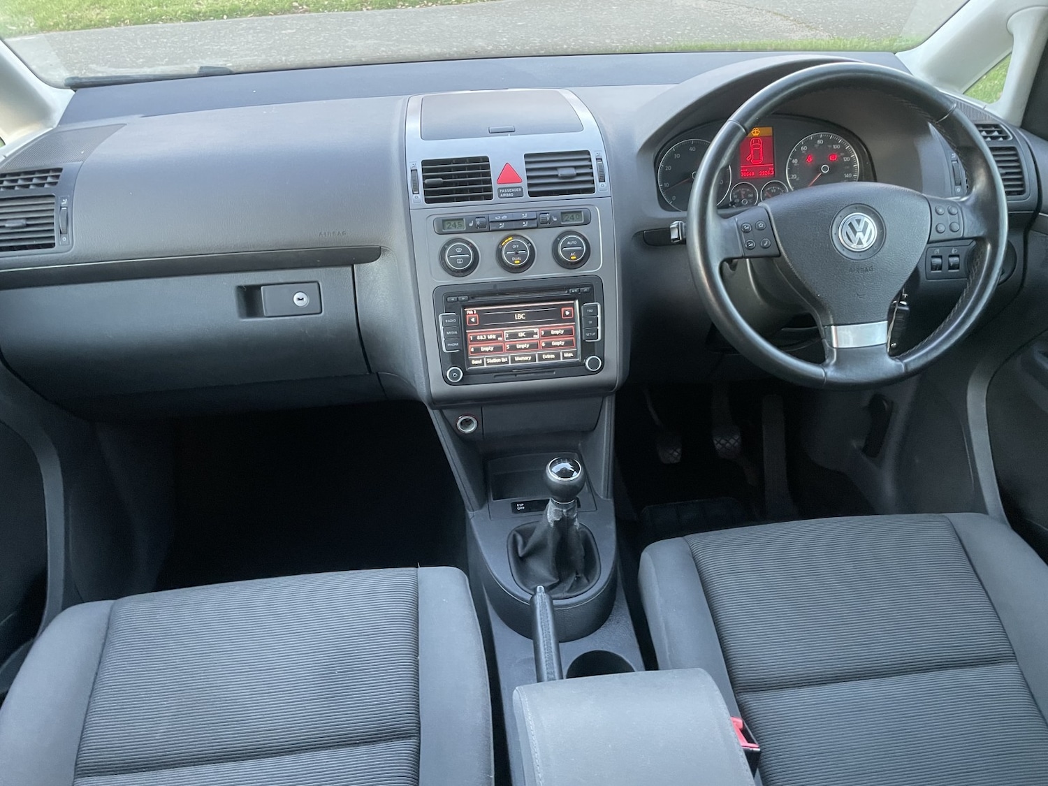 Used Volkswagen Touran 2009 for sale - 77164772: Photo 23