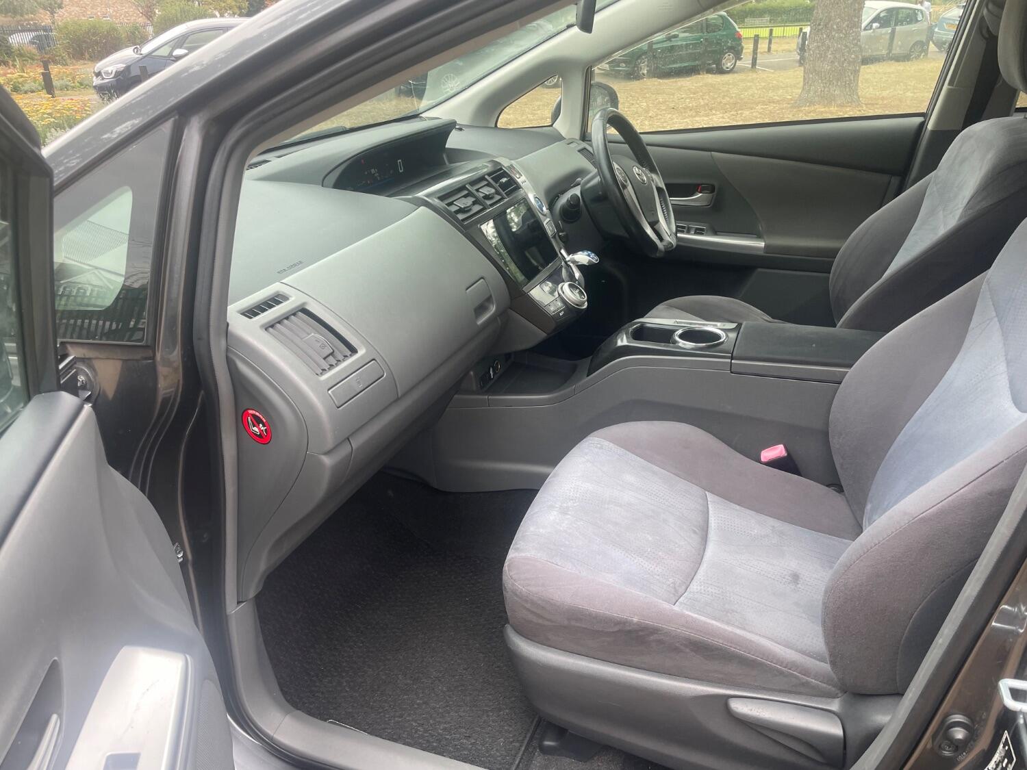 Used Toyota Prius+ 2022 for sale - 76793533: Photo 16