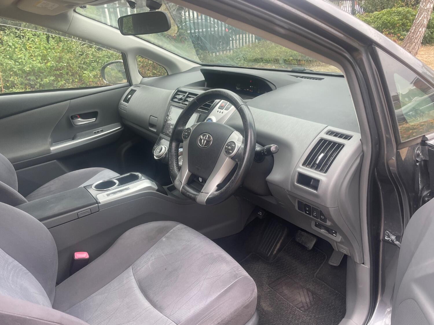 Used Toyota Prius+ 2022 for sale - 76793533: Photo 9