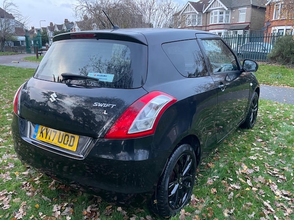 Used Suzuki Swift 2017 for sale - 69652428: Photo 4