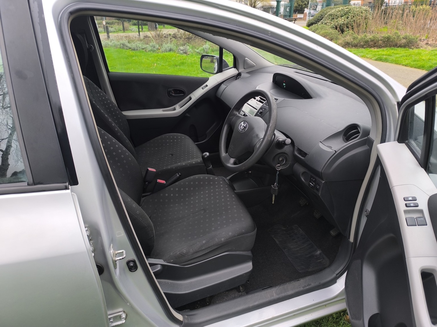 Used Toyota Yaris 2007 for sale - 77796909: Photo 16