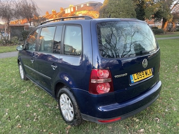 Used Volkswagen Touran 2009 for sale - 78236243: Photo