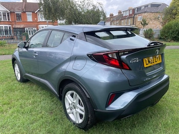 Used Toyota C-HR 2022 for sale - 75767166: Photo