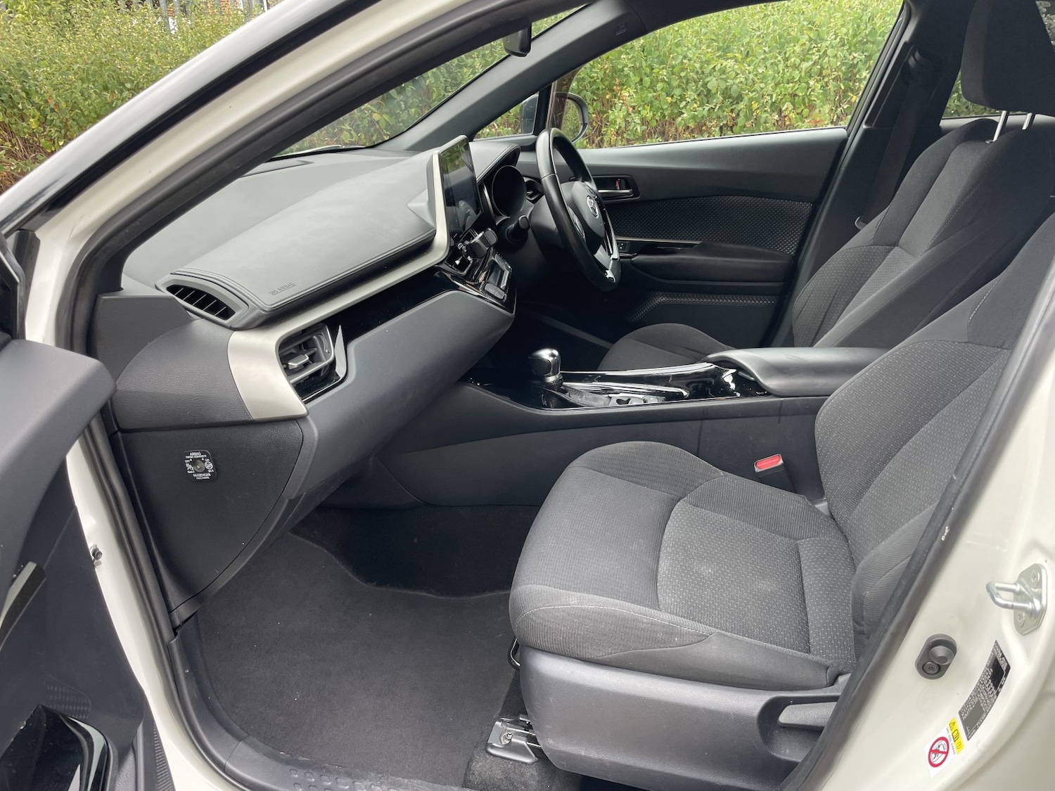 Used Toyota C-HR 2018 for sale - 76205651: Photo 11