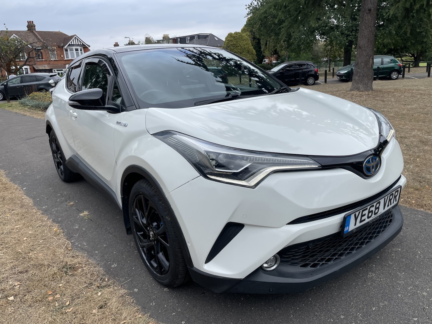 Used Toyota C-HR 2018 for sale - 76205651: Photo 2