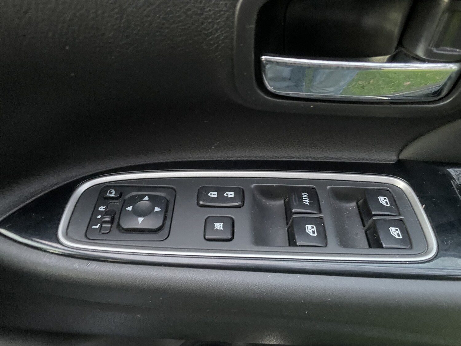 Used Mitsubishi Outlander 2016 for sale - 77813162: Photo 28