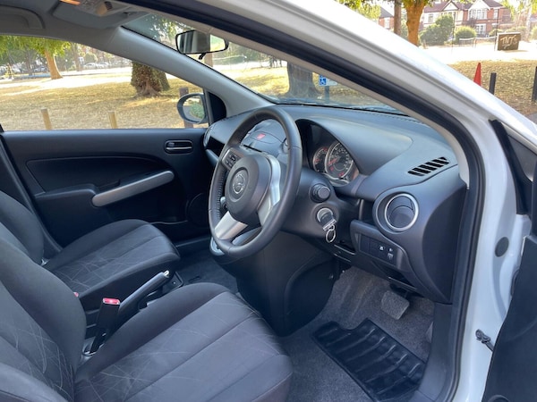 Used Mazda Mazda2 2012 for sale - 75173378: Photo 15