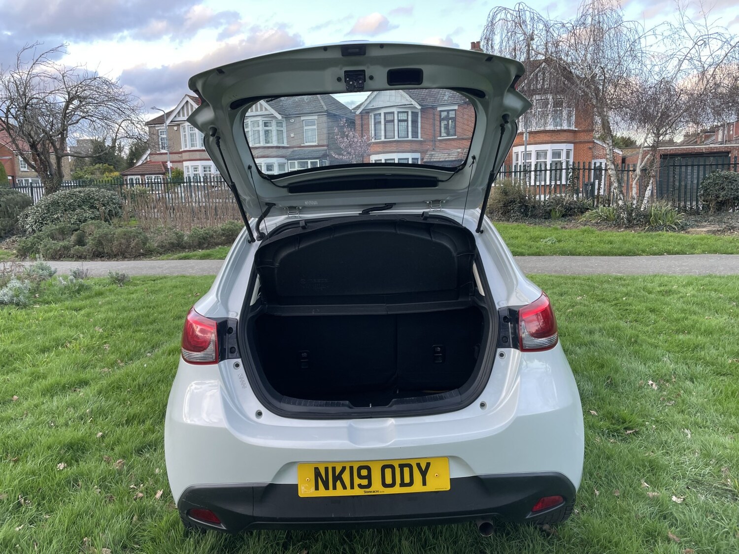 Used Mazda Mazda2 2019 for sale - 77830105: Photo 28