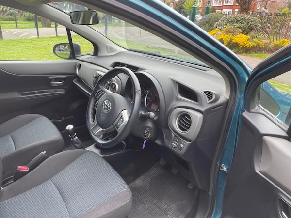 Used Toyota Yaris 2013 for sale - 74488757: Photo 15
