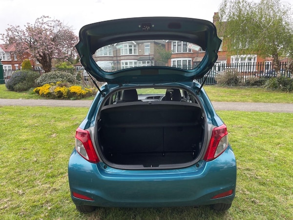 Used Toyota Yaris 2013 for sale - 74488757: Photo 24