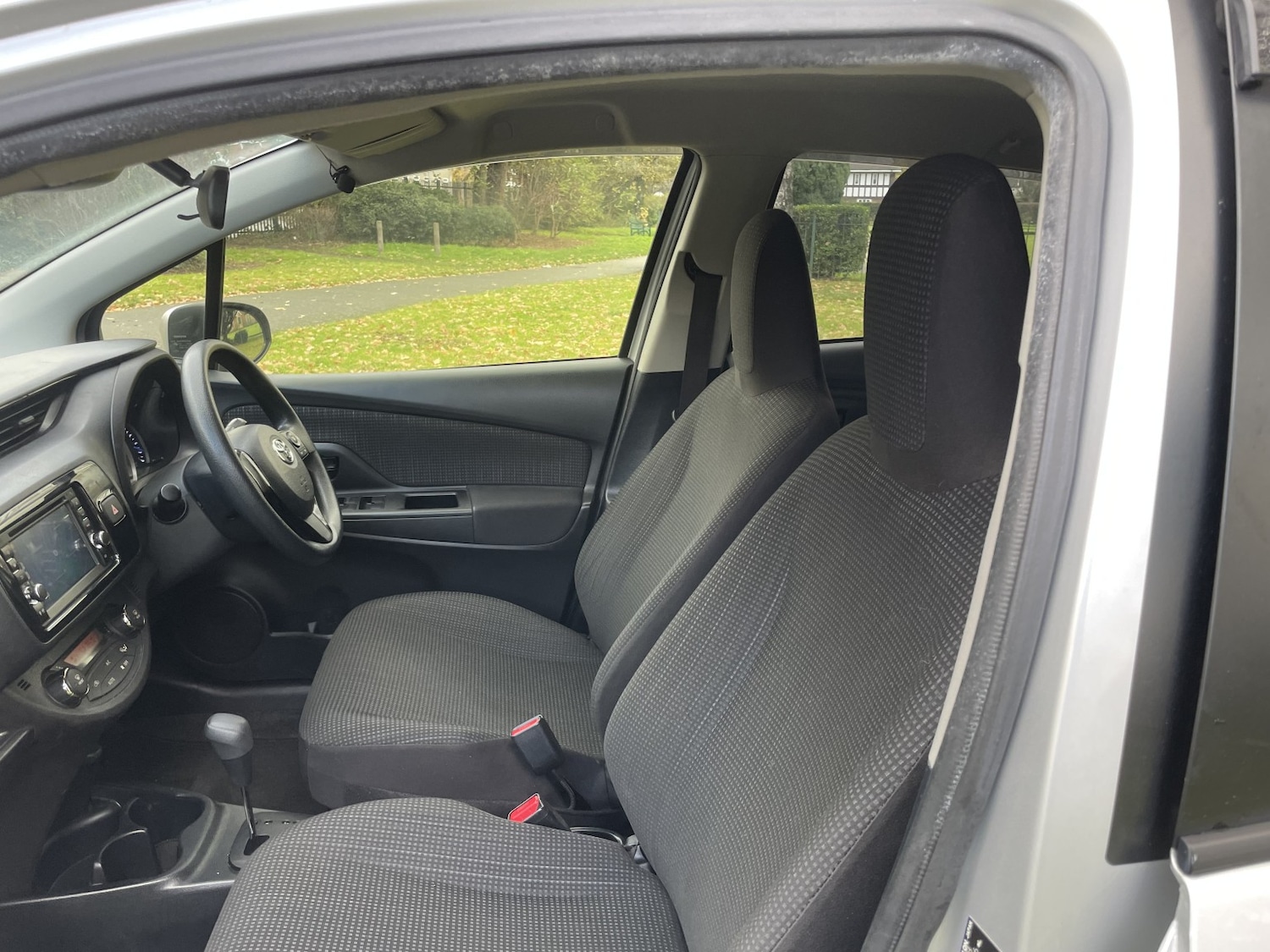 Used Toyota Yaris 2018 for sale - 76777021: Photo 13