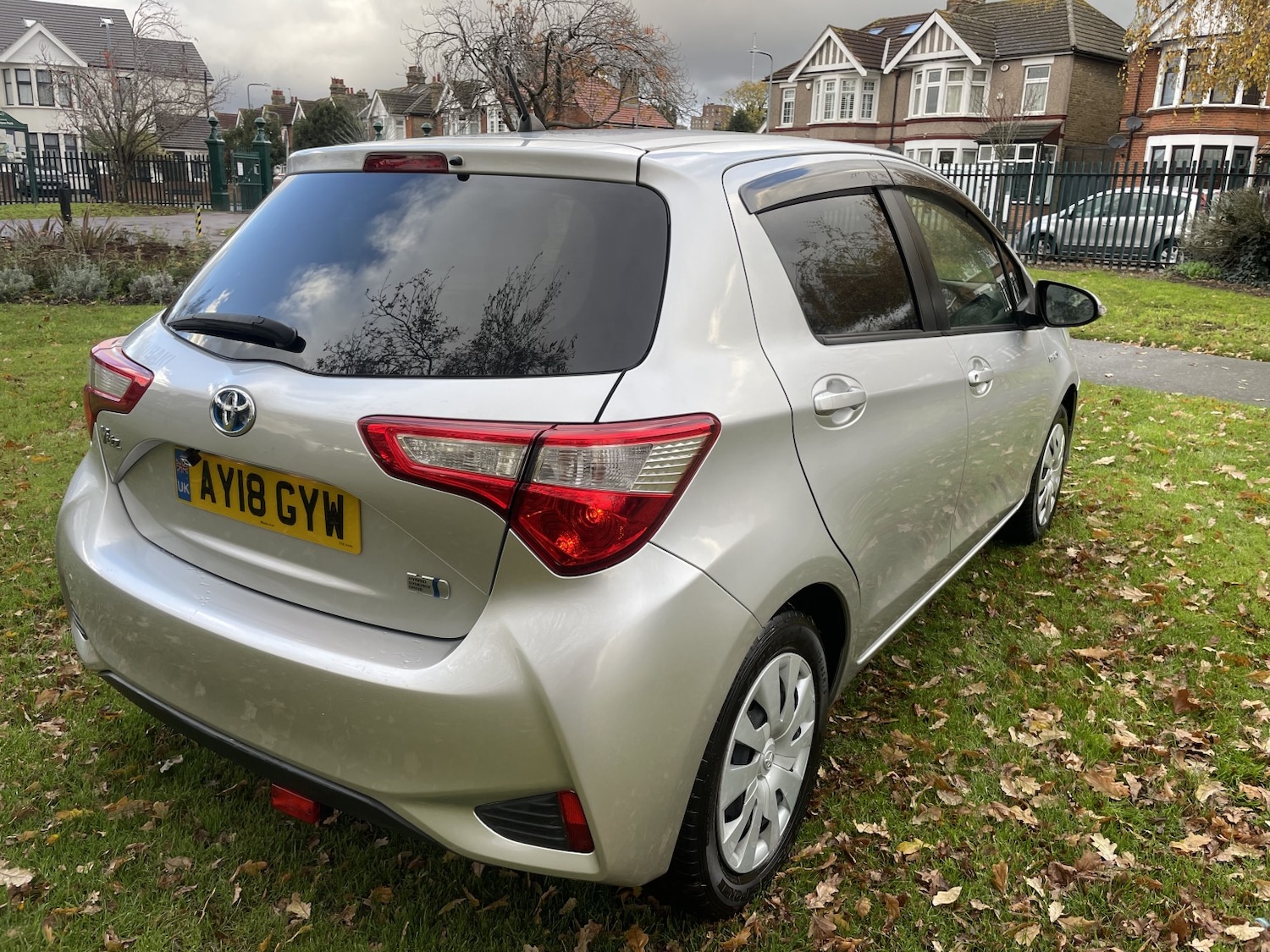 Used Toyota Yaris 2018 for sale - 76777021: Photo 2
