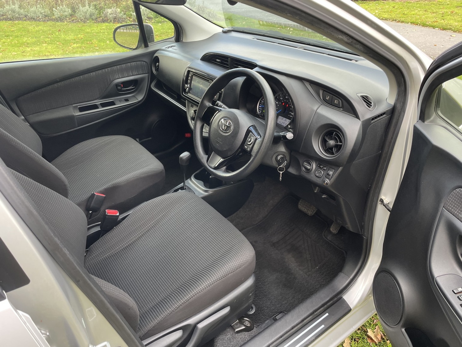 Used Toyota Yaris 2018 for sale - 76777021: Photo 20