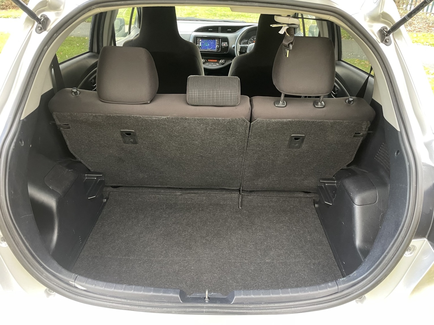 Used Toyota Yaris 2018 for sale - 76777021: Photo 31