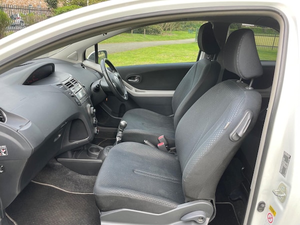 Used Toyota Yaris 2009 for sale - 74495940: Photo 11