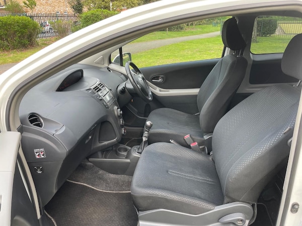 Used Toyota Yaris 2009 for sale - 74495940: Photo 12