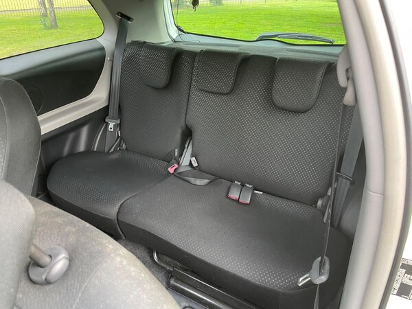 Used Toyota Yaris 2009 for sale - 74495940: Photo 13